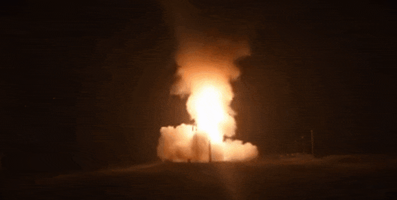 Archivo:ICBM lanzado.gif