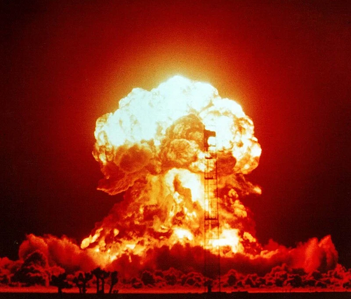 Archivo:Explosión de una Nuke.jpg