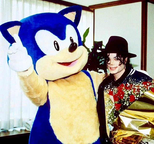 Archivo:MichaelJacksonvisitsJP1.png