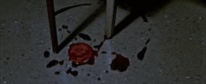 La Cosa controlando su cuerpo para transformarse en pequeñas gotas de sangre.
