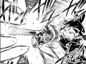 Himari usando Bang Bang Bang con una ametralladora